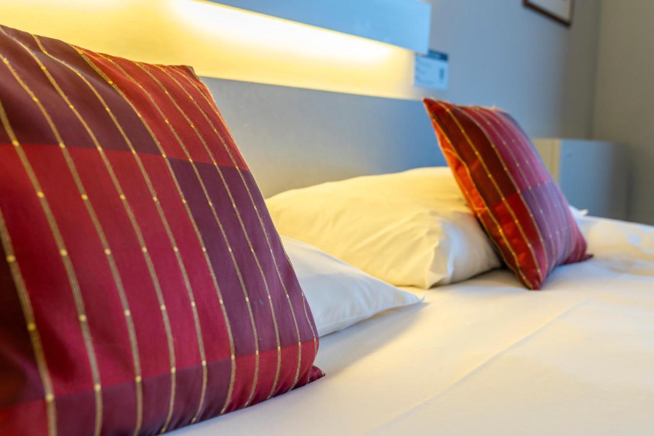 טונגרן Hotel Ambiotel מראה חיצוני תמונה